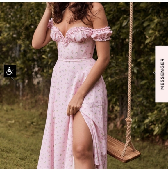 House of CB Dresses & Skirts - Pink Floral Strapless MIDI sundress. House of CB 🩷 Lauren dress.